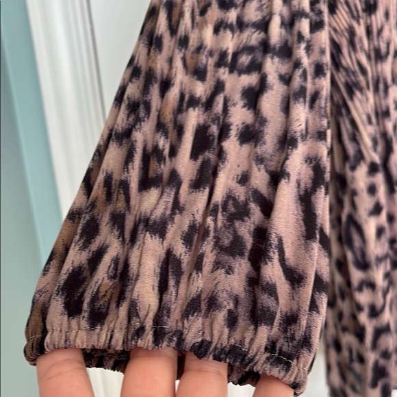 Adrianna Papell pleated leopard print blouse - Picture 5 of 10